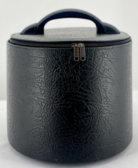 Футляри для головних уборів